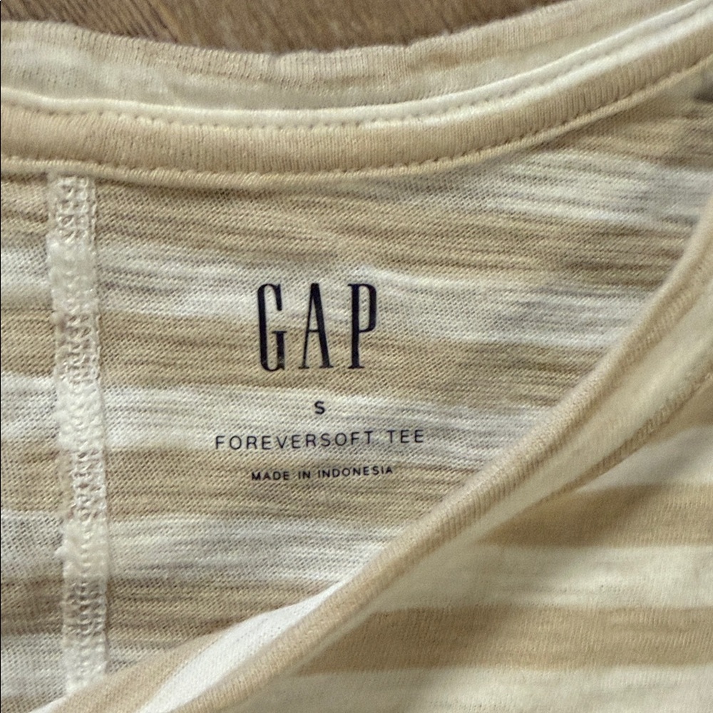 GAP Women's Striped Tees - Forever Soft Tees Navy White and Cream White - Picture 2 of 7